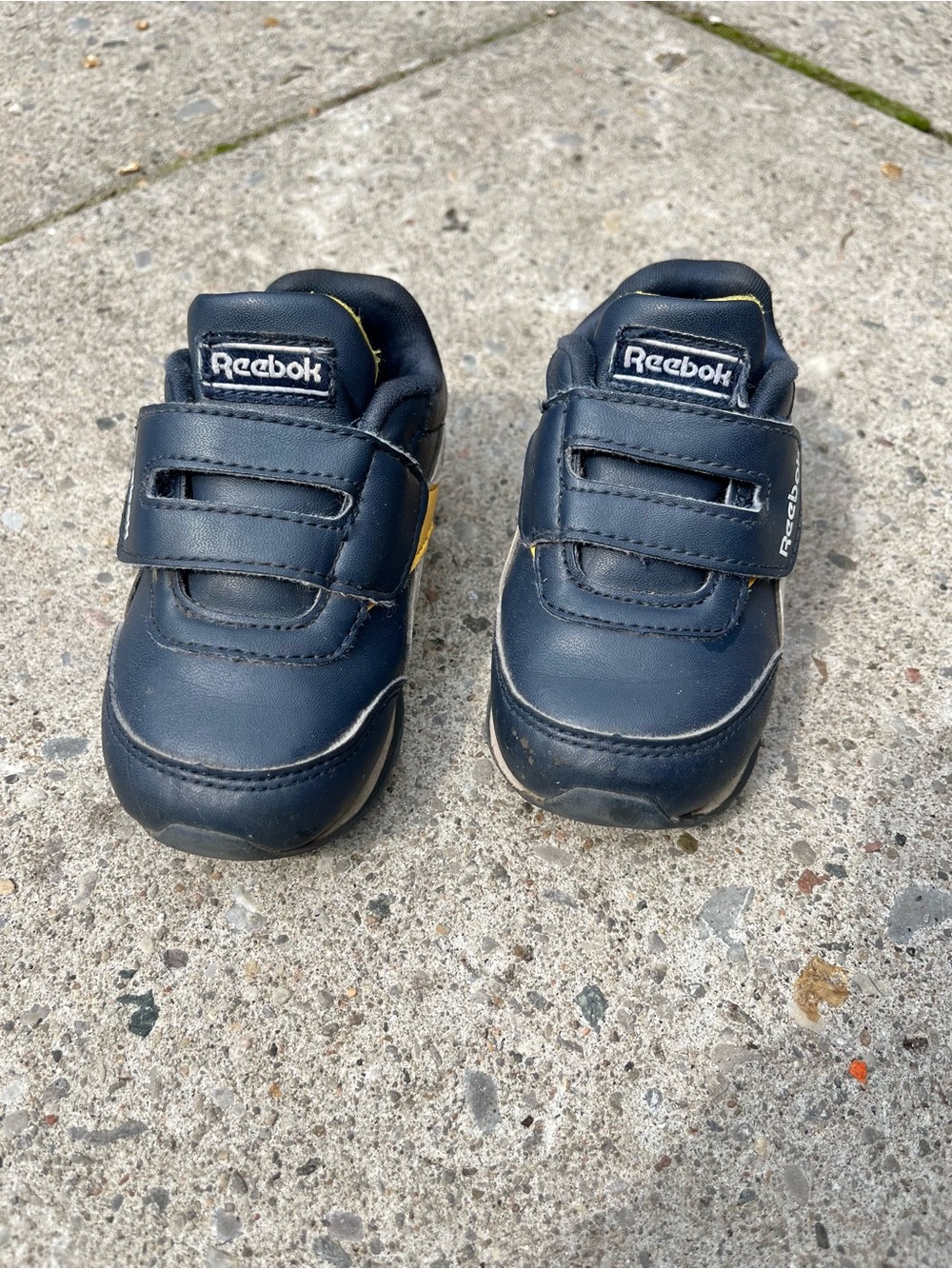 Reebok Retro Leather Feel Toddler Navy and Yellow Sneakers Size 4.5